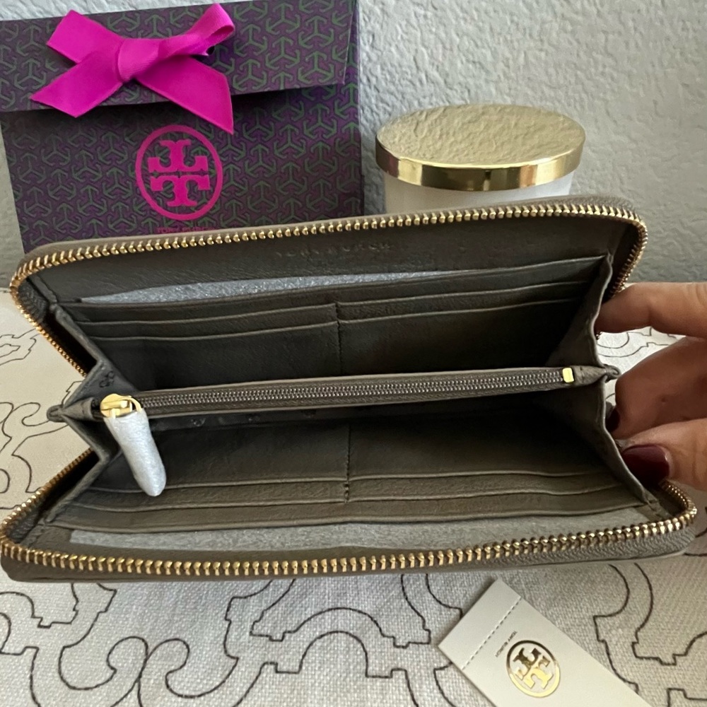 Tory Burch wallet. NWT - Picture 6 of 7